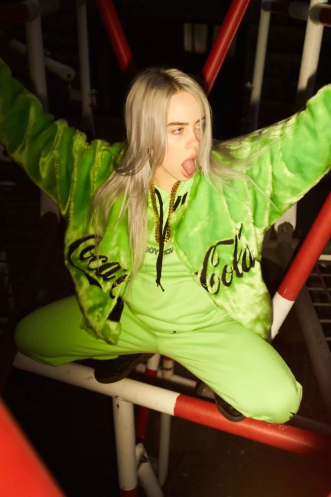 鄙视vans,口吞蜘蛛的未成年音乐才女 billie eilish