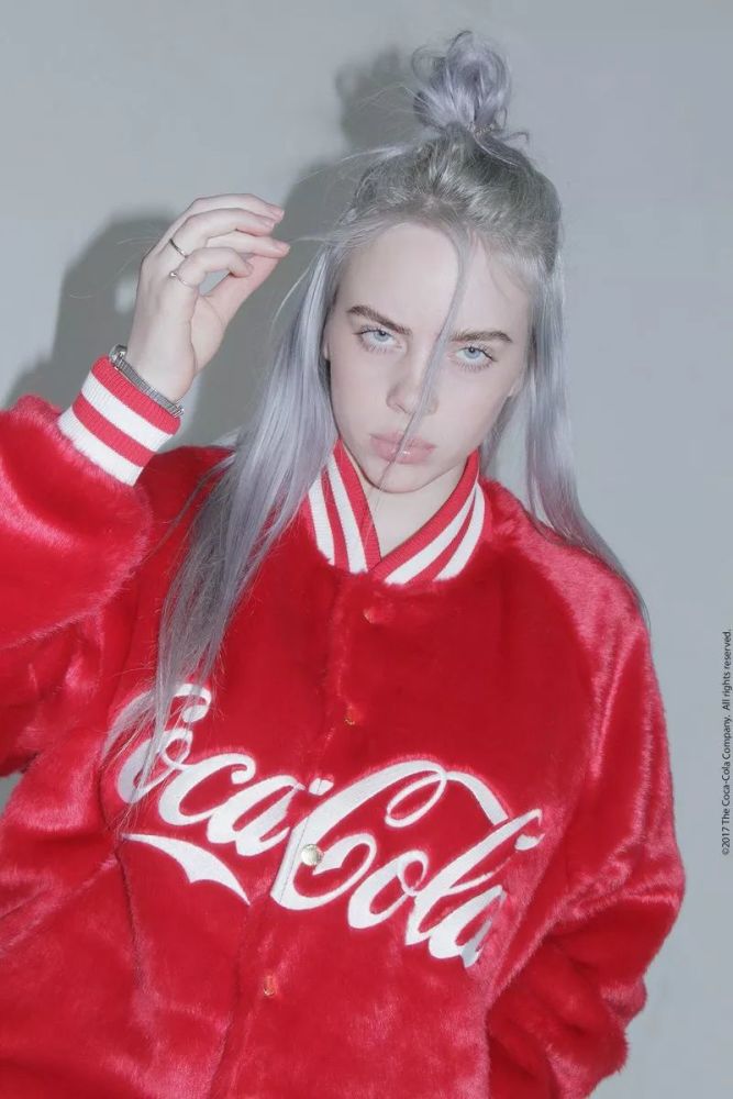 鄙视vans,口吞蜘蛛的未成年音乐才女 billie eilish