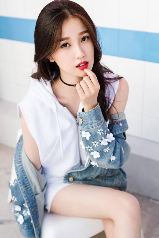 曾经是好姐妹如今口碑大不同,虞书欣比孟子义强在这里