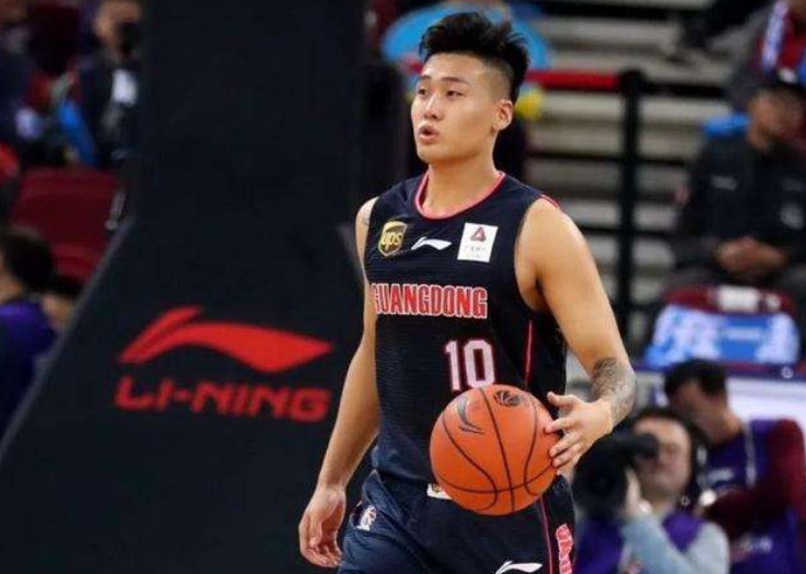 广东再换外援!赵睿有望德比战复出,易建联缺阵仍能以速度取胜!
