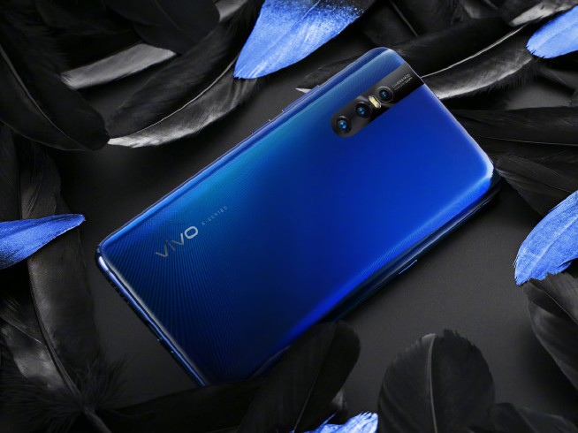 vivo x27雀羽蓝官方图赏:4800万三摄 配置足够良心