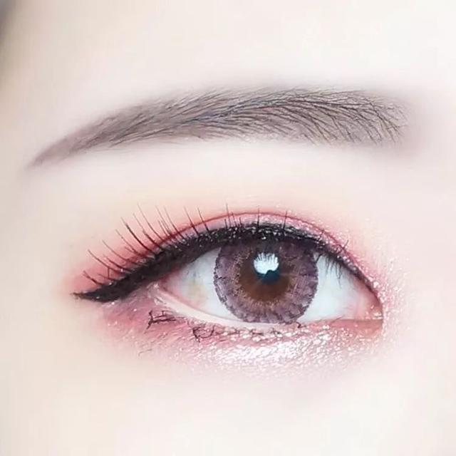 春季少女系眼影怎么画?学会这几招眼睛又大又有神