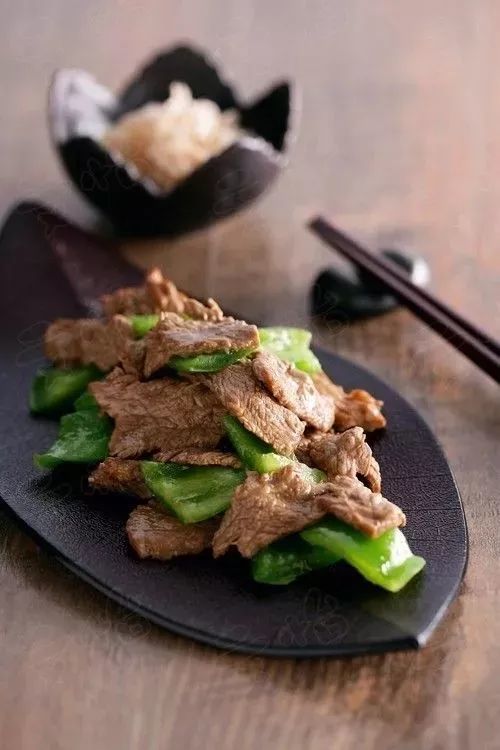 炒牛肉怕老怎么办?掌握这3步,嫩滑多汁超好吃