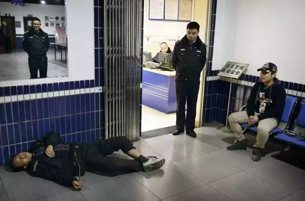 30张照片,带你看中国派出所最真实的一面