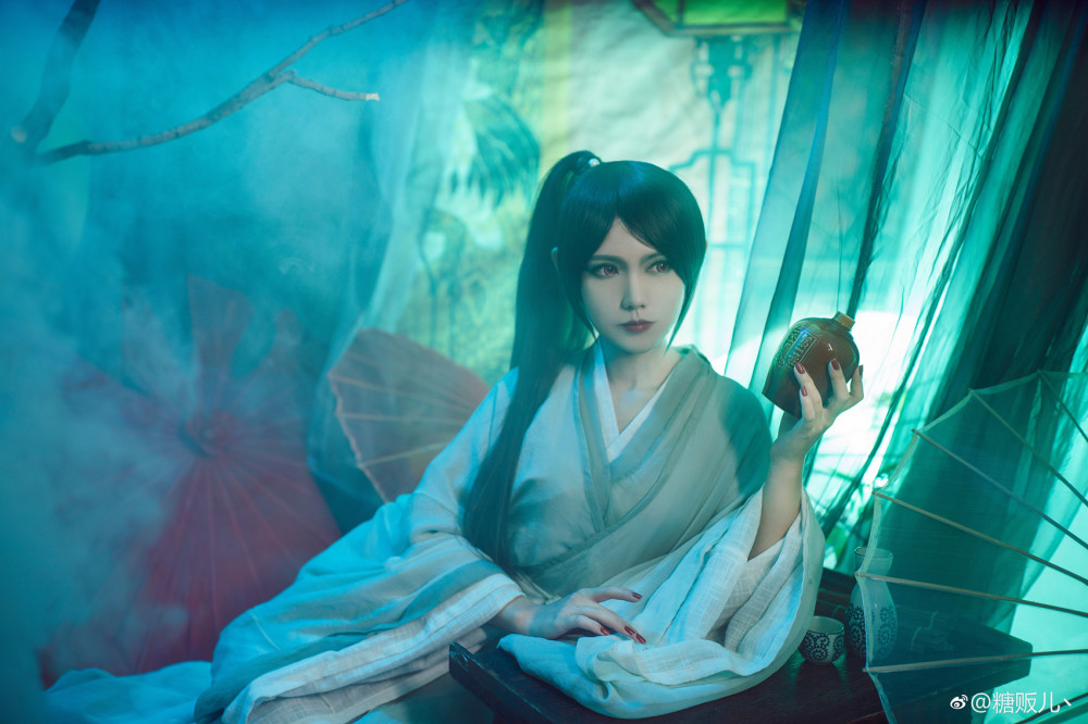 白蛇缘起:小青神还原cos,半妖化形态冲破次元壁!