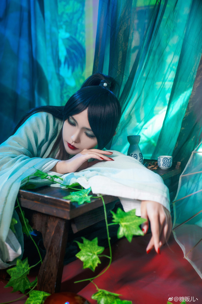 白蛇缘起:小青神还原cos,半妖化形态冲破次元壁!