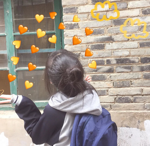 最近闺蜜头像火了,躲过了小学生,逃开了大学生,却被她
