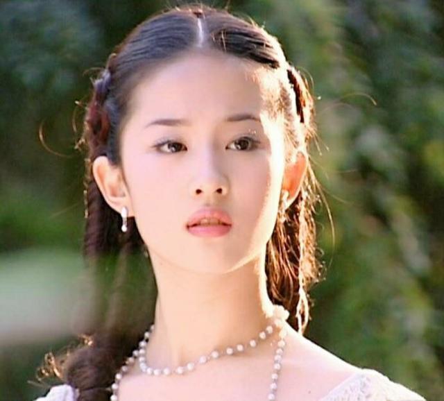 公认最清纯的女星,郑爽小清新,赵丽颖甜美,十六岁的她