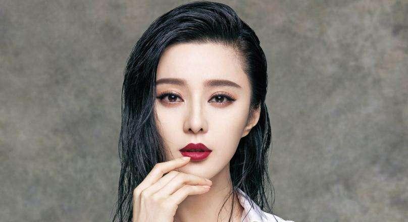 娱乐圈里喜欢涂红唇的女明星,她是人间水蜜桃,长发和红唇最配