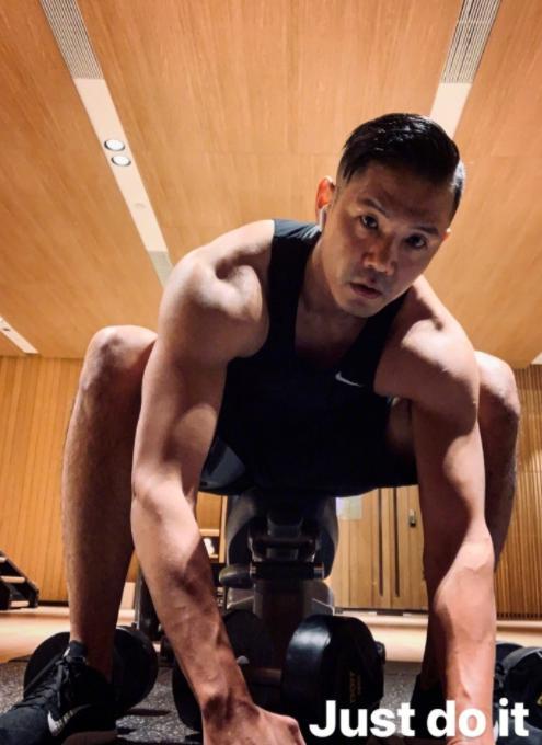 41岁陈建州晒健身照,肌肉发达容颜依旧,这才是真正的不老男神
