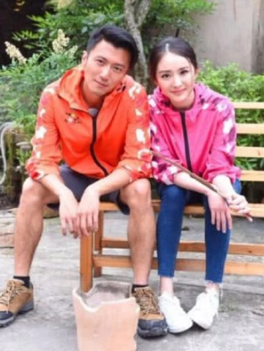 港媒传出杨幂,谢霆锋大婚传闻,工作人员9字回应,网友
