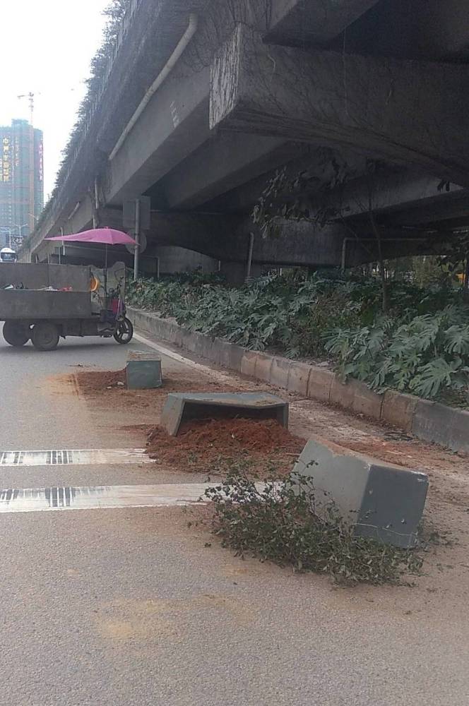 路过这里要小心:惠博大道博罗天桥底下
