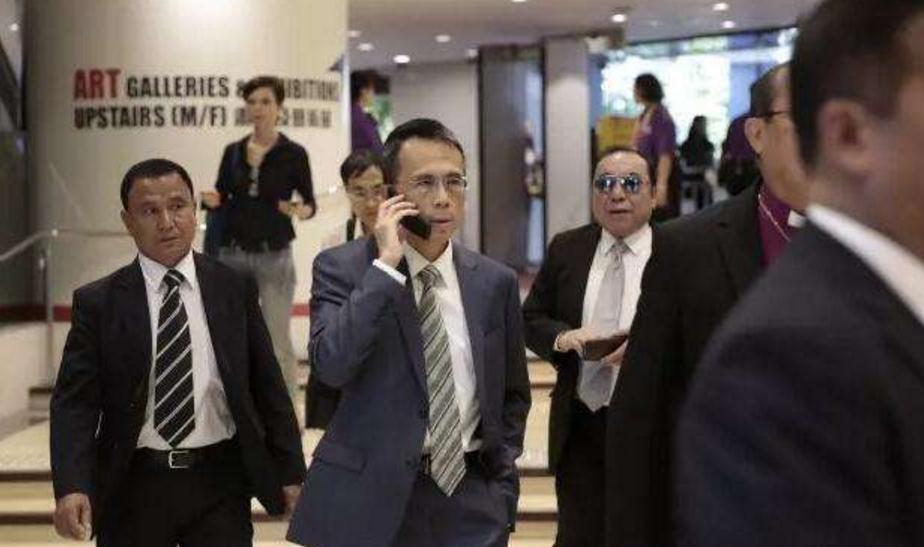 李泽钜的跑车,全香港只有5台,不能防弹,但跑得足够快