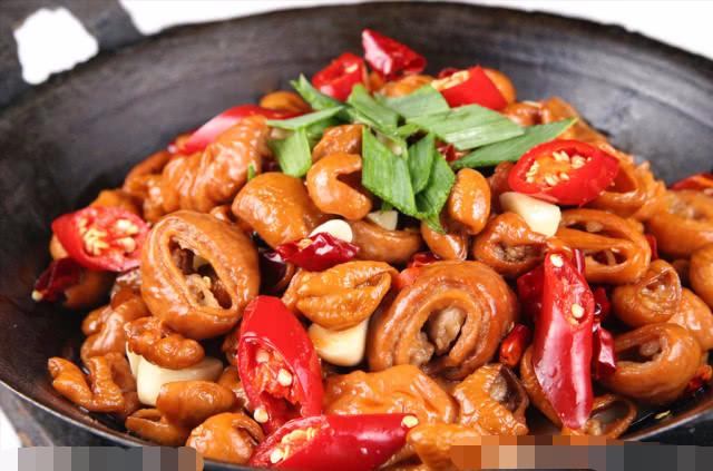 红烧肥肠的家常做法,重口味的菜肴你喜欢吗?