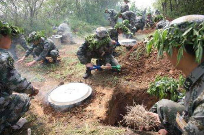 野战部队,特种兵必须掌握的"无烟灶",到底怎么挖,其实