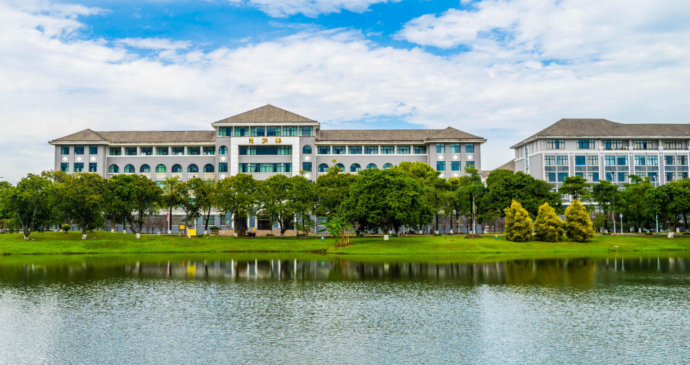 福州大学城一日游:福大,师大,工程,闽院…春天的校园太美了