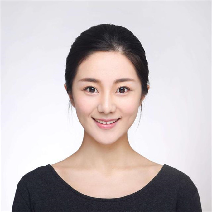 女生拍出证件照很丑?学会这四个"小心机",照片比真人都美!