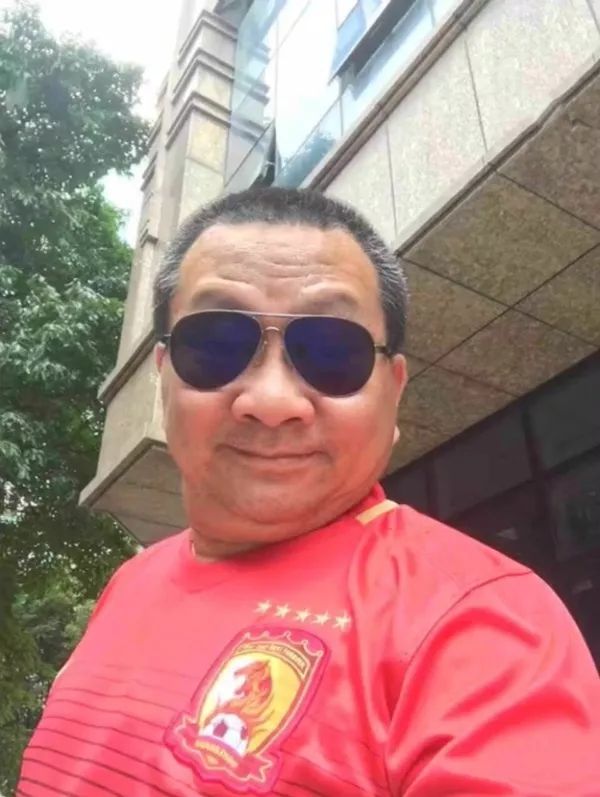 广东人眼中大叔vs小鲜肉的自拍方式笑掉头哈哈哈哈哈!