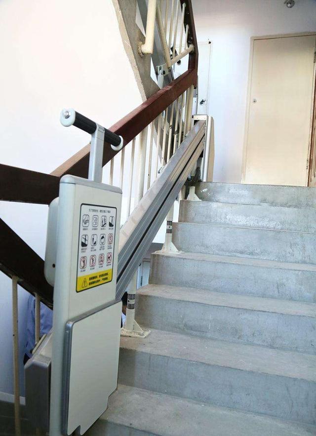 老房子没电梯不用怕,有了它老人再不用爬楼梯,上下楼超轻松!