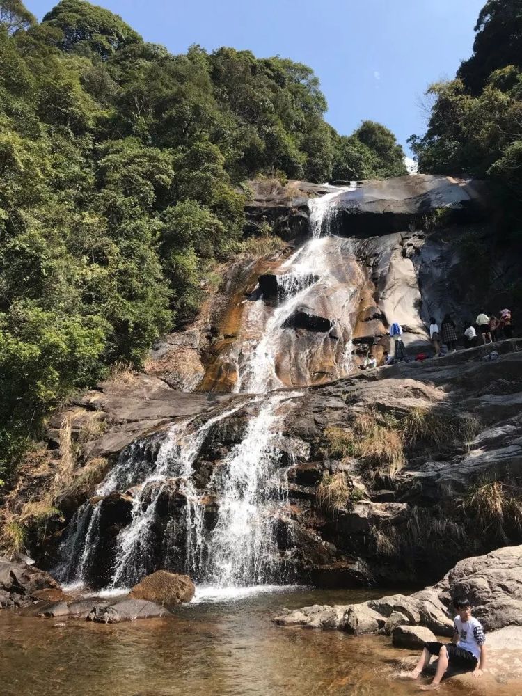 武平第一高峰梁山顶古母石