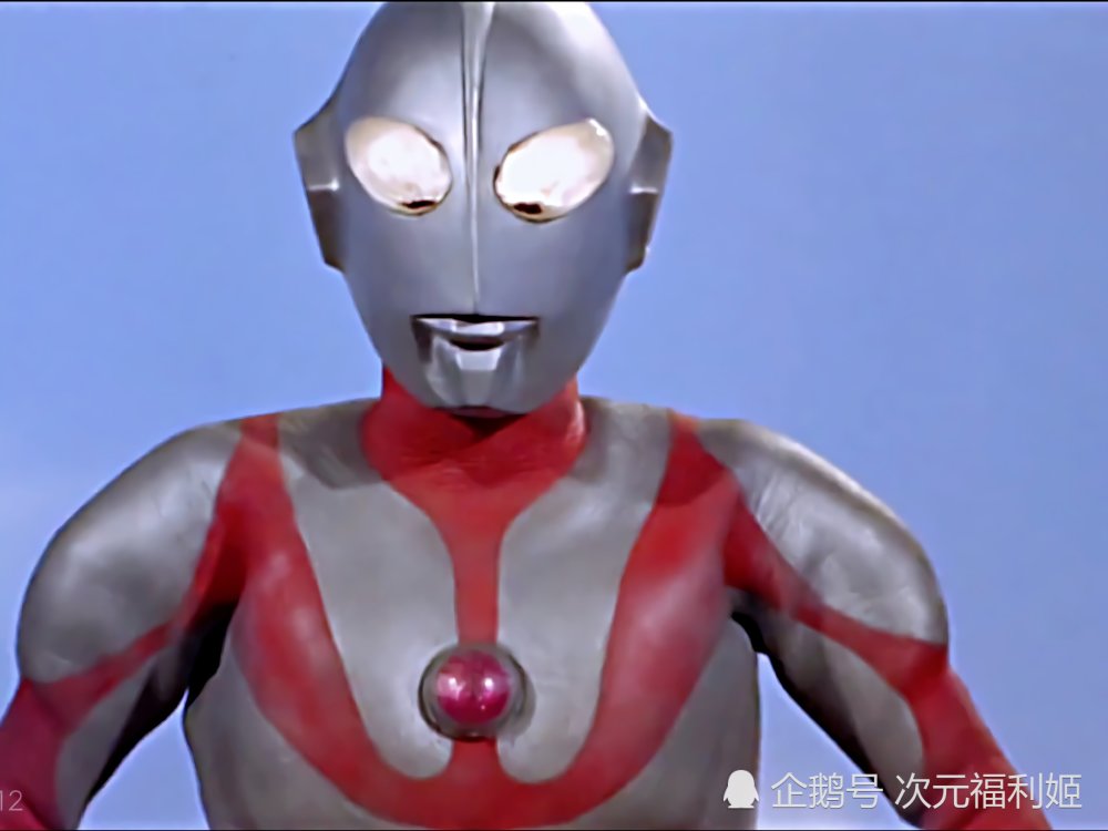 奥特曼变身镜头,迪迦握拳太普通,谁是圆谷亲儿子一目了然!