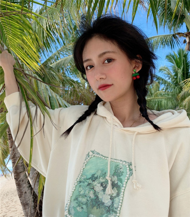 李诞妻子网店83万粉丝,穿衣风格独特,为什么衣服却卖不出去?