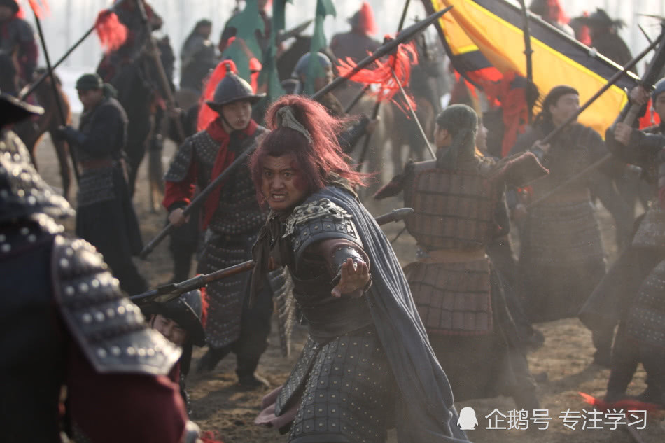 李应是郓州人氏,善使浑铁点钢枪,背藏五把飞刀,能百步取人,神出鬼没