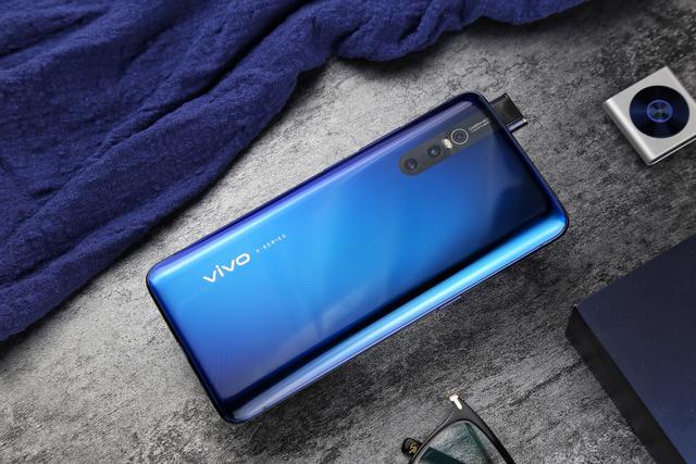 4800万三摄 升降式摄像头,vivo x27抢先上手