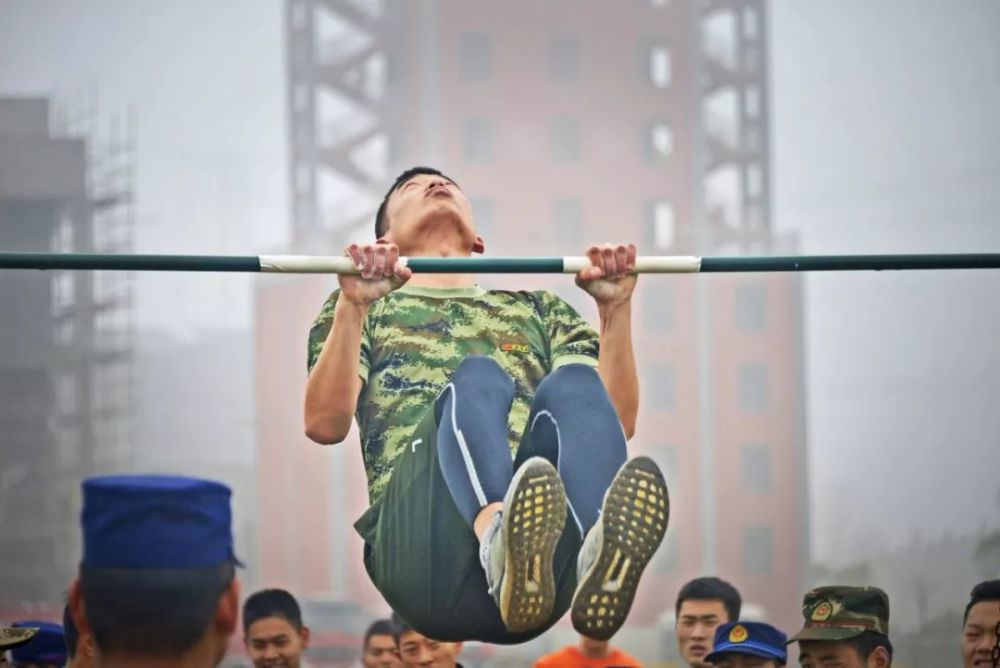 体能,对抗赛,400米,单杠