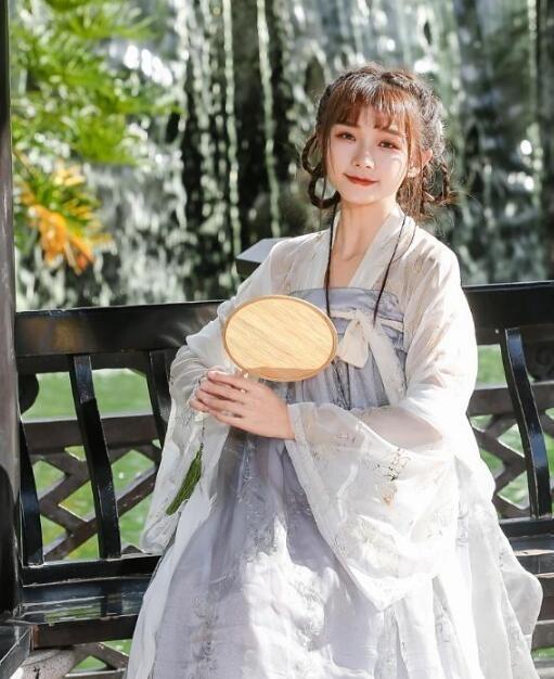 心理学:3位古装女子,哪位最美?测测你古代是谁府上的千金