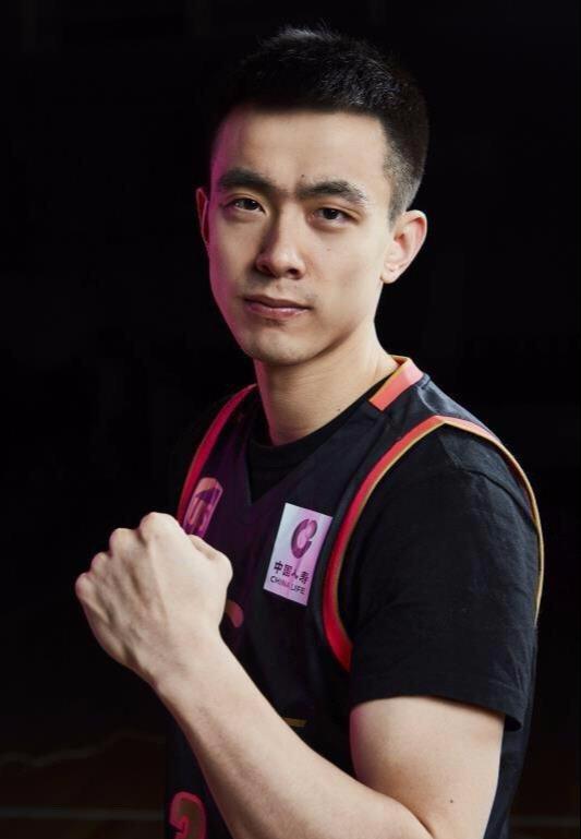 赵继伟发文渴望球迷能去现场给辽篮加油,同时去见证自己找回状态