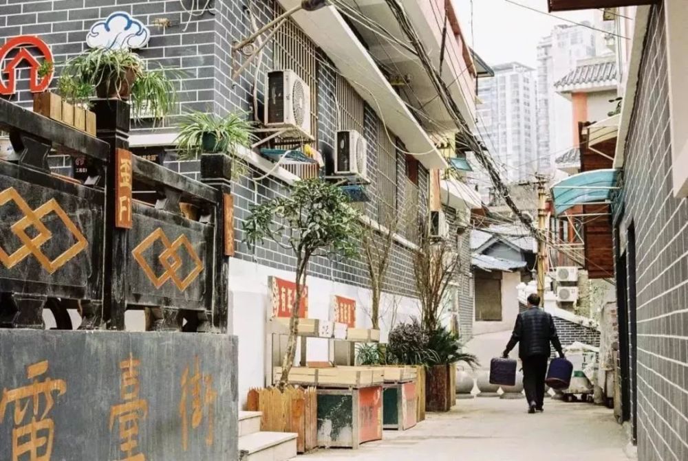 贵阳的山,水,村落,老街,隐匿着这座城市最本真的味道