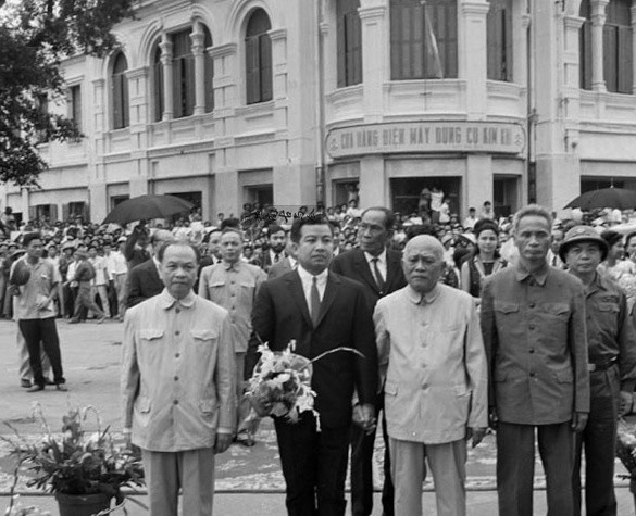 1970年柬埔寨国王西哈努克亲王访问河内,受到越南热烈