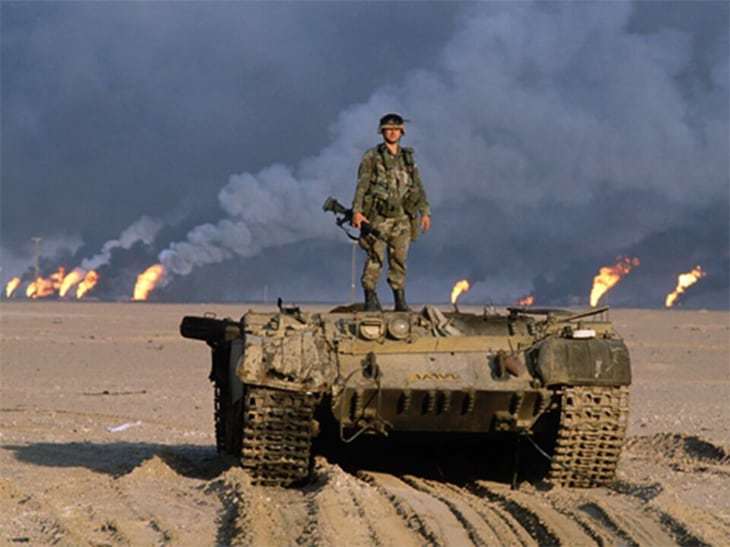 珍贵老照公开:海湾战争爆发时伊拉克巴格达被美军轰炸