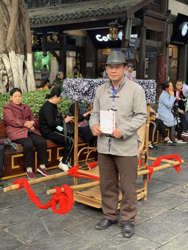 重庆主城这里竟可坐滑杆磁器口迎来新耍法