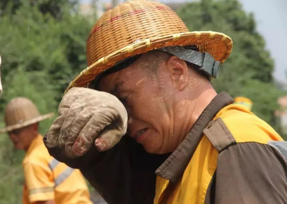 铁路工务人的肩膀能扛起什么?