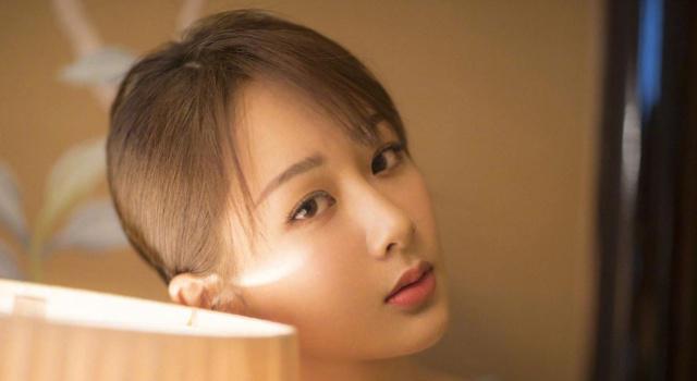 杨紫自拍颜值逆天,却被网友质疑整容,邻家少女人设要崩?