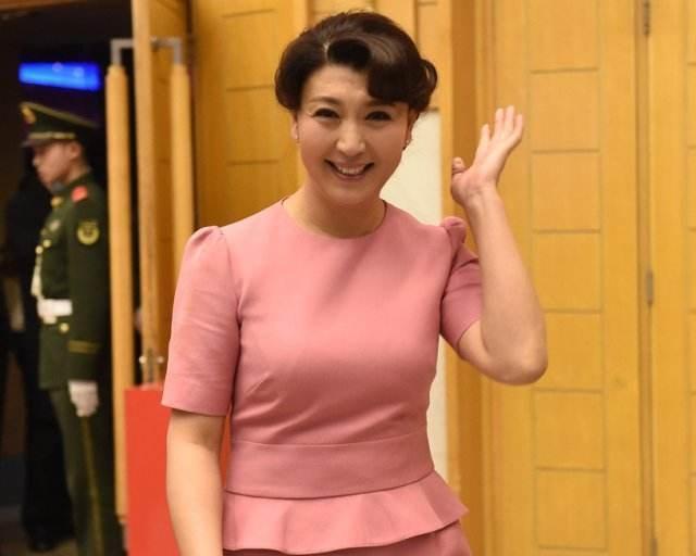 出演《刘老根》里的山杏被人熟知,春晚与冯巩合作,嫁离异富豪!