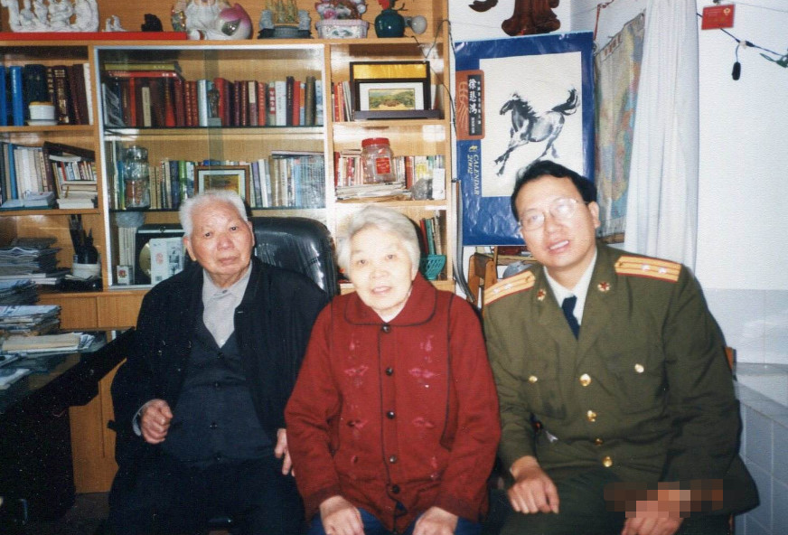 最长寿的开国少将,已107岁高龄,至今健在,还被誉为扶贫将军
