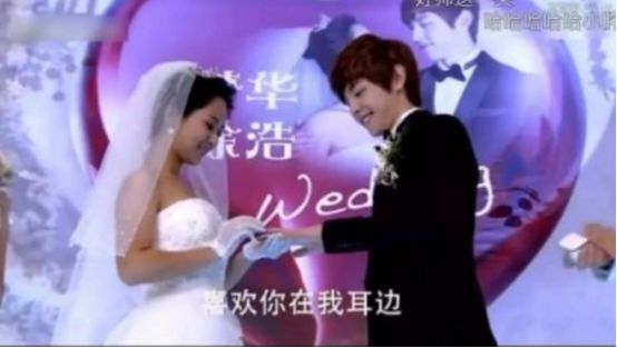 杨紫邓伦六年前结婚照,邓伦长相无变化,杨紫黑到认不出来