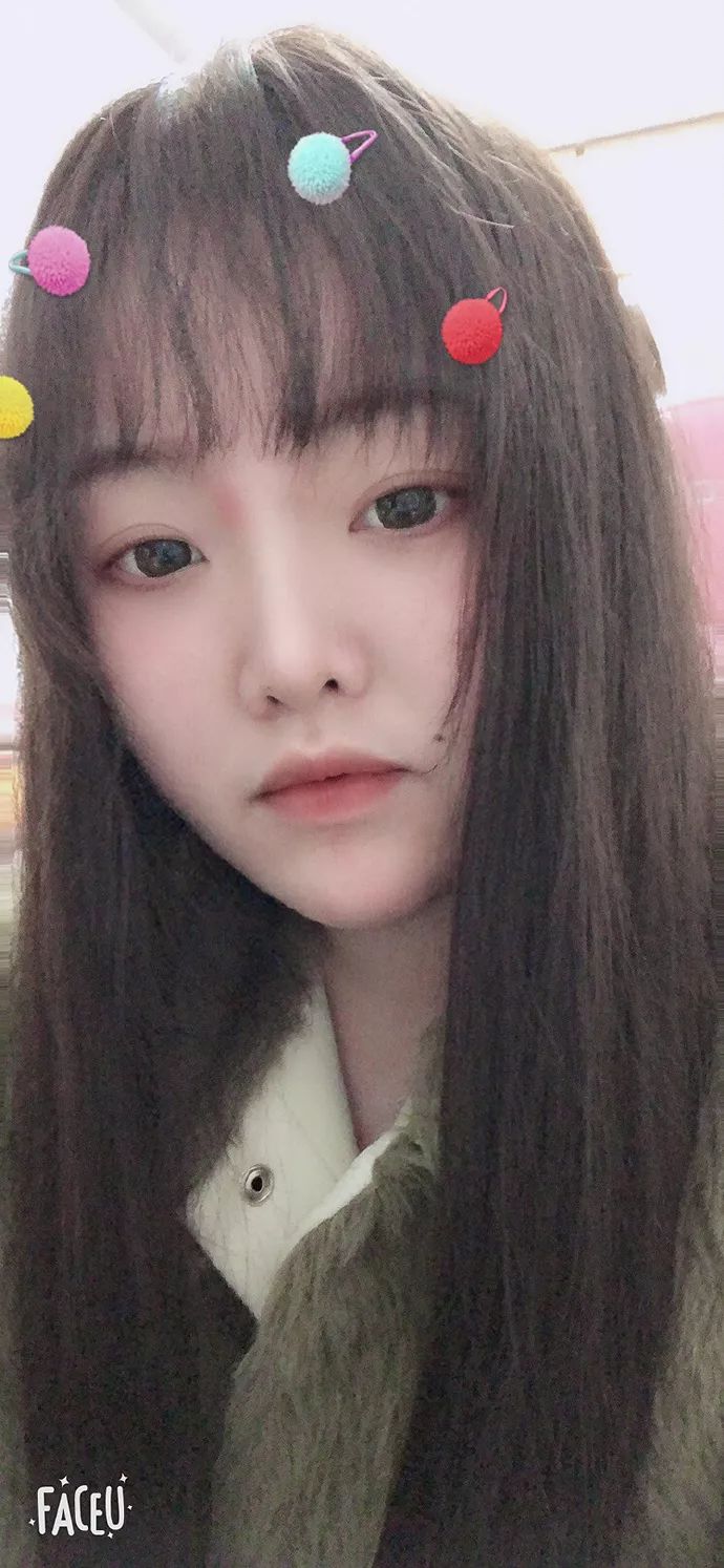 pdd微博官宣25号直播,小缘喵自曝尿床