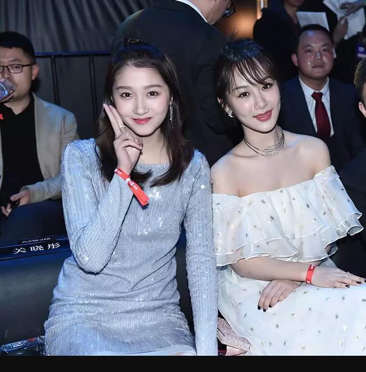 张梓琳,合影,肤色,关晓彤,唐嫣