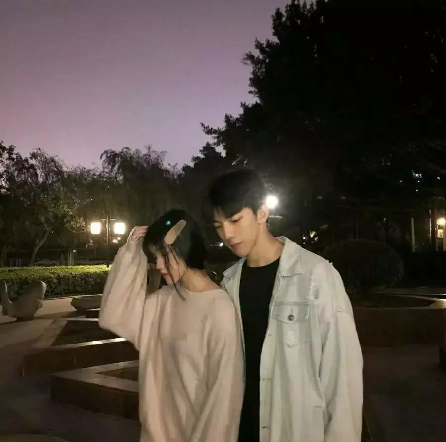 很火的"白头"情侣头像:一生只和一个人白头偕老是要靠