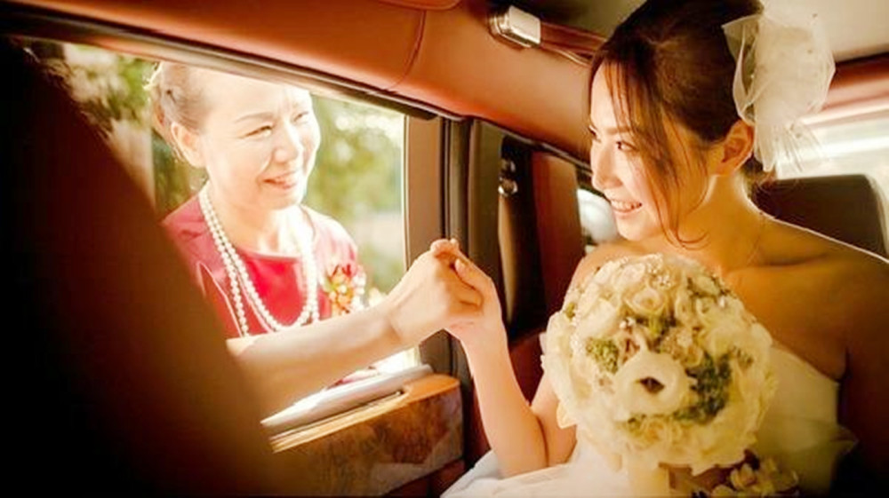 为啥有些女儿出嫁后,会和娘家很生分?有时候真不赖女儿不孝!