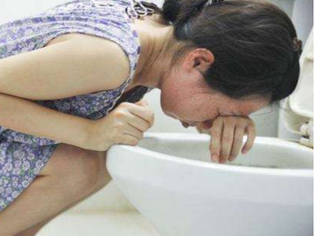 女人上厕所时见到"此物",可能是宫颈癌的"先头兵",别忽略了