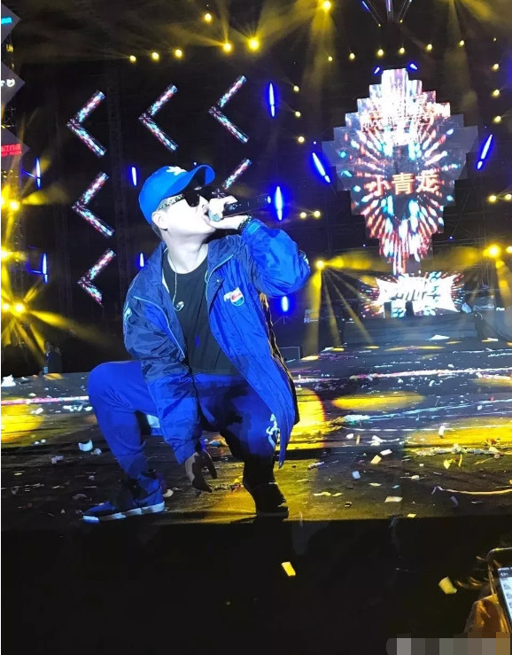 说唱圈:中国百位rapper,历史唯一双冠军——小青龙!