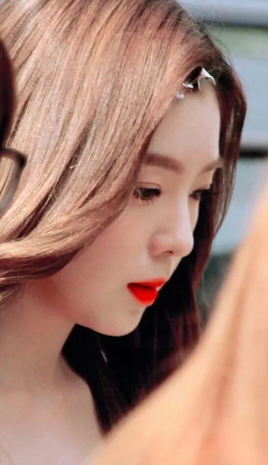 既然能成为韩国最美的女爱豆 自然不得不提到她的长相 (这是什么神仙