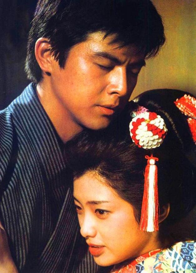 山口百惠与三浦友和在一起的照片,婚礼上的百惠笑得好