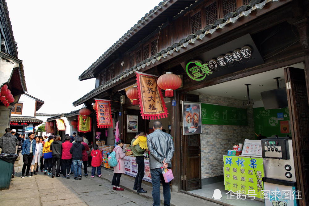 鸣鹤古镇:风光秀美,依湖而建的千年古镇