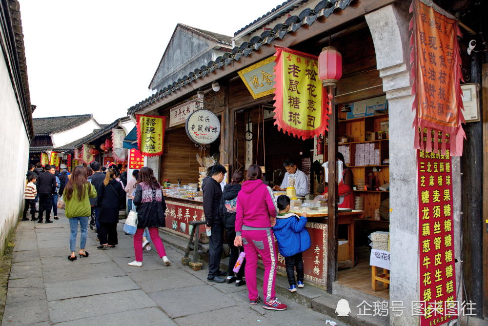 鸣鹤古镇:风光秀美,依湖而建的千年古镇